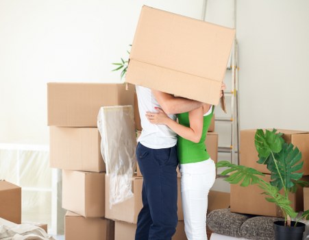 Packing office equipment for a professional relocation in Hydepark
